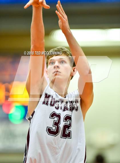 Thumbnail 3 in Perryville vs. Mansfield (AAA 3A Regional Playoff) photogallery.