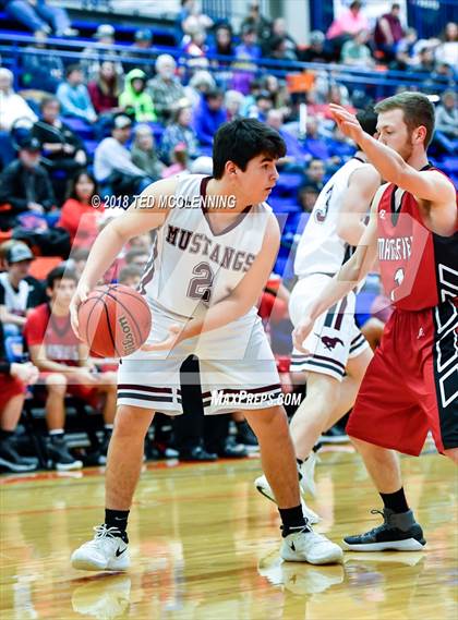 Thumbnail 1 in Perryville vs. Mansfield (AAA 3A Regional Playoff) photogallery.
