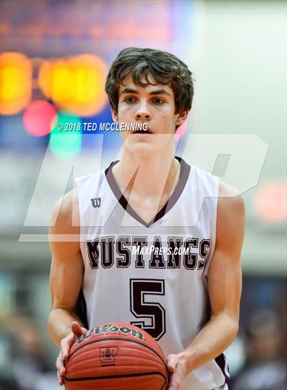 Thumbnail 1 in Perryville vs. Mansfield (AAA 3A Regional Playoff) photogallery.