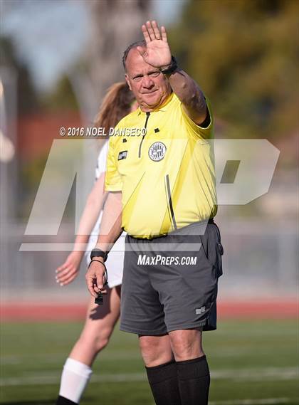 Thumbnail 1 in Santa Teresa vs. Menlo School (Firebird Classic) photogallery.