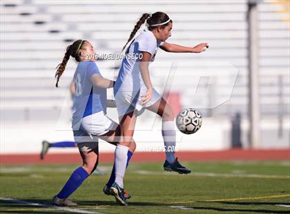 Thumbnail 3 in Santa Teresa vs. Menlo School (Firebird Classic) photogallery.