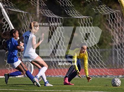 Thumbnail 2 in Santa Teresa vs. Menlo School (Firebird Classic) photogallery.