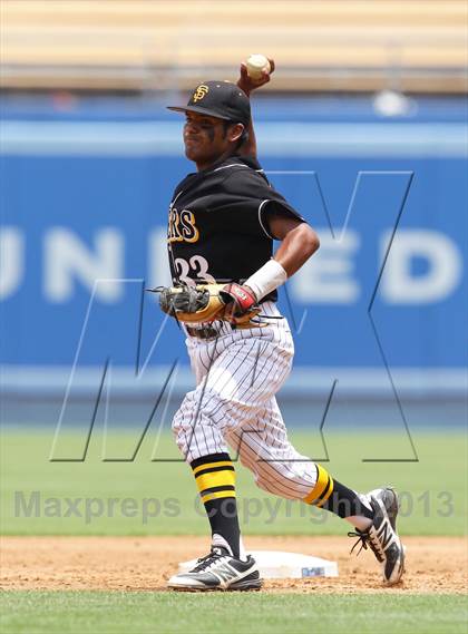 Thumbnail 2 in Cleveland vs. San Fernando (CIF LACS D1 Final) photogallery.