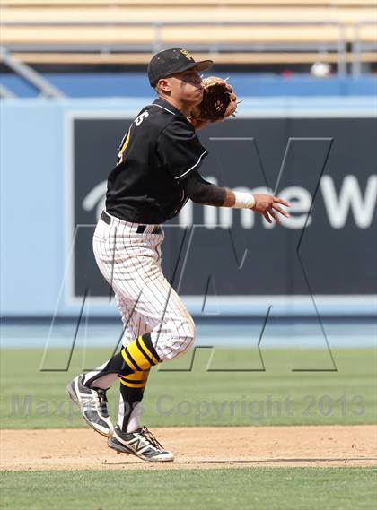 Thumbnail 2 in Cleveland vs. San Fernando (CIF LACS D1 Final) photogallery.