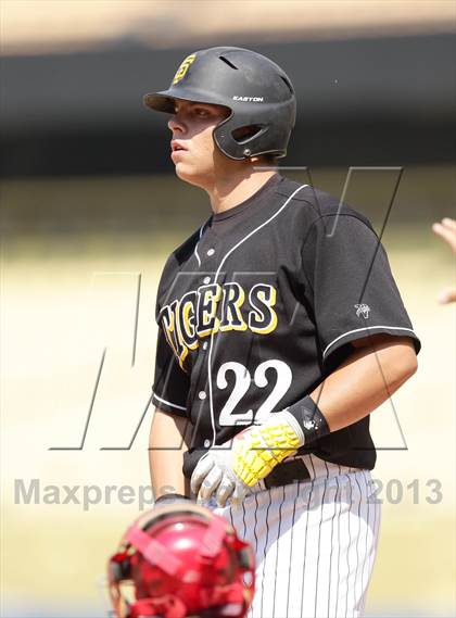 Thumbnail 1 in Cleveland vs. San Fernando (CIF LACS D1 Final) photogallery.