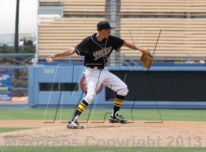 Thumbnail 3 in Cleveland vs. San Fernando (CIF LACS D1 Final) photogallery.