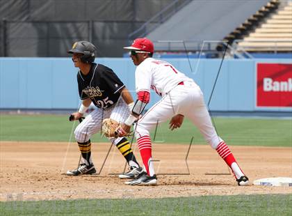 Thumbnail 3 in Cleveland vs. San Fernando (CIF LACS D1 Final) photogallery.
