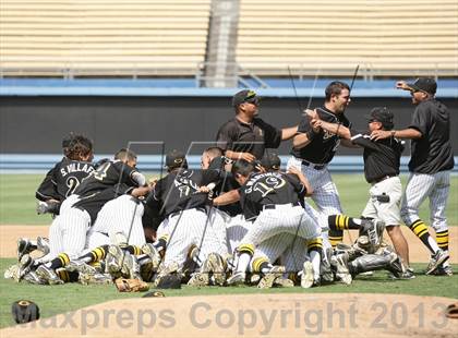Thumbnail 3 in Cleveland vs. San Fernando (CIF LACS D1 Final) photogallery.