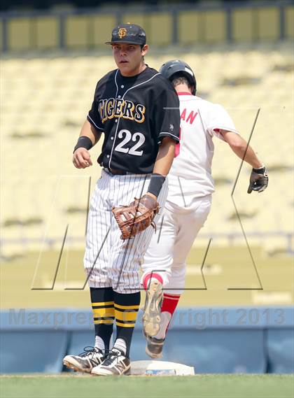 Thumbnail 3 in Cleveland vs. San Fernando (CIF LACS D1 Final) photogallery.