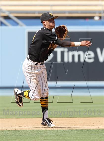 Thumbnail 1 in Cleveland vs. San Fernando (CIF LACS D1 Final) photogallery.