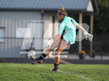 Thumbnail 2 in JV: Bloom-Carroll @ Amanda-Clearcreek photogallery.