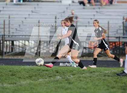 Thumbnail 3 in JV: Bloom-Carroll @ Amanda-Clearcreek photogallery.