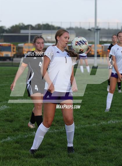 Thumbnail 2 in JV: Bloom-Carroll @ Amanda-Clearcreek photogallery.