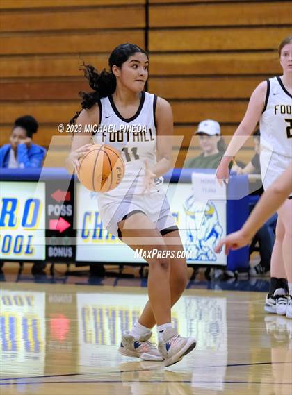Thumbnail 3 in Foothill vs University (El Toro Thanksgiving Classic) photogallery.