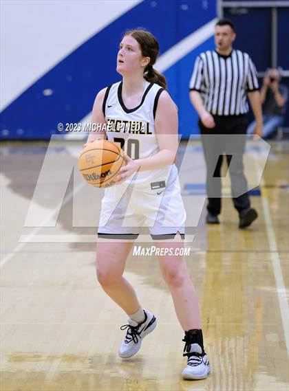 Thumbnail 3 in Foothill vs University (El Toro Thanksgiving Classic) photogallery.