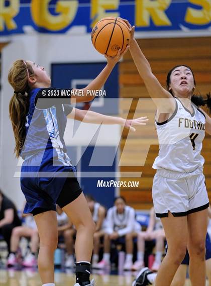 Thumbnail 3 in Foothill vs University (El Toro Thanksgiving Classic) photogallery.