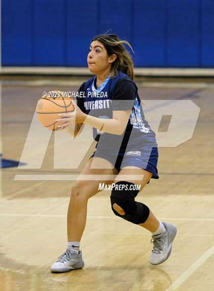Thumbnail 3 in Foothill vs University (El Toro Thanksgiving Classic) photogallery.