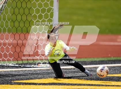 Thumbnail 1 in Vail Mountain vs Prospect Ridge Academy (CHSAA 3A Playoffs Rd 2) photogallery.