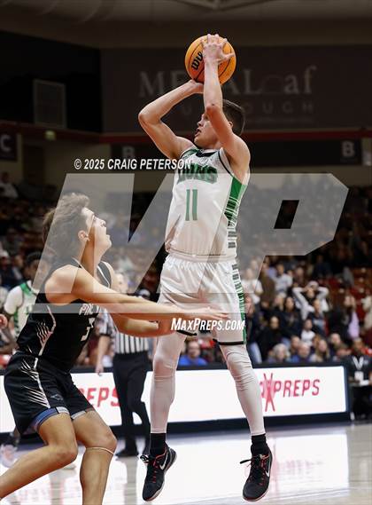 Thumbnail 2 in Payson vs. Pine View (UHSAA 4A Quarterfinal) photogallery.