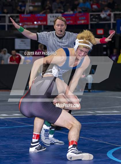 Thumbnail 3 in NYSPHSAA D1 Wrestling Championships (Semifinals 138 -170 lbs) photogallery.