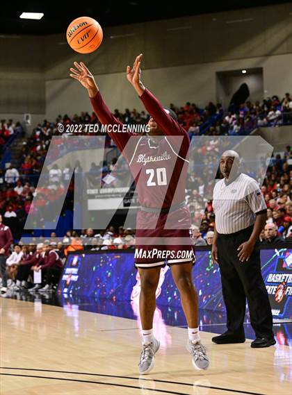Thumbnail 3 in Magnolia vs. Blytheville (AAA 4A State Final) photogallery.
