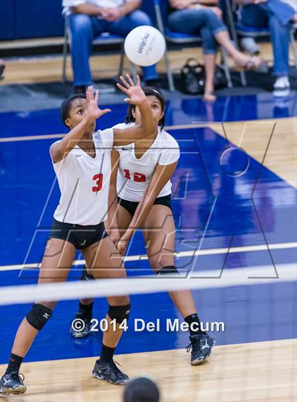Thumbnail 2 in St. Thomas Aquinas vs. Tampa Prep (Berkeley Premier) photogallery.