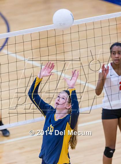 Thumbnail 2 in St. Thomas Aquinas vs. Tampa Prep (Berkeley Premier) photogallery.