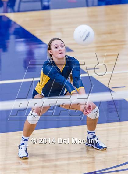 Thumbnail 2 in St. Thomas Aquinas vs. Tampa Prep (Berkeley Premier) photogallery.