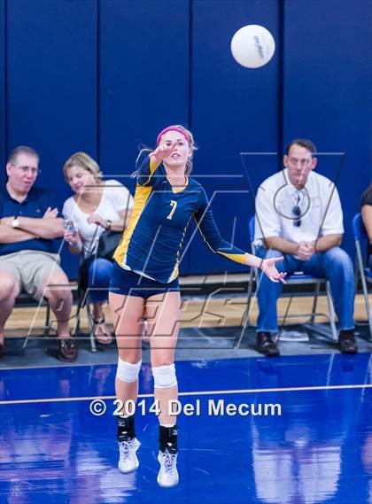 Thumbnail 2 in St. Thomas Aquinas vs. Tampa Prep (Berkeley Premier) photogallery.