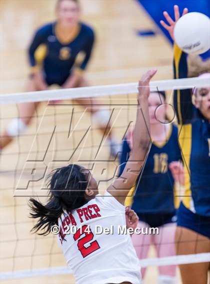 Thumbnail 2 in St. Thomas Aquinas vs. Tampa Prep (Berkeley Premier) photogallery.