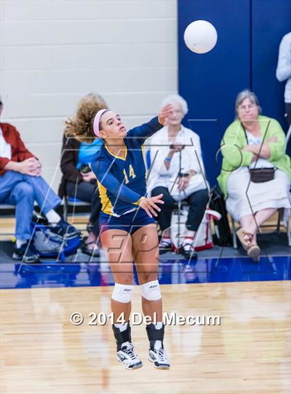 Thumbnail 3 in St. Thomas Aquinas vs. Tampa Prep (Berkeley Premier) photogallery.