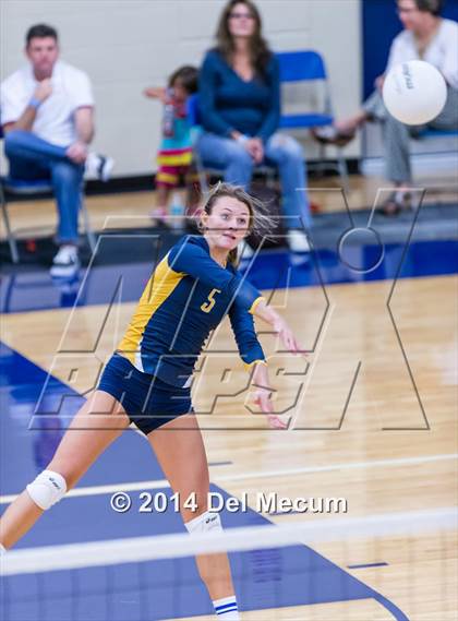 Thumbnail 1 in St. Thomas Aquinas vs. Tampa Prep (Berkeley Premier) photogallery.