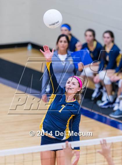Thumbnail 2 in St. Thomas Aquinas vs. Tampa Prep (Berkeley Premier) photogallery.
