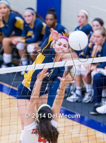 Thumbnail 3 in St. Thomas Aquinas vs. Tampa Prep (Berkeley Premier) photogallery.