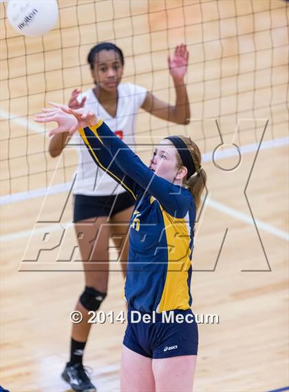 Thumbnail 1 in St. Thomas Aquinas vs. Tampa Prep (Berkeley Premier) photogallery.