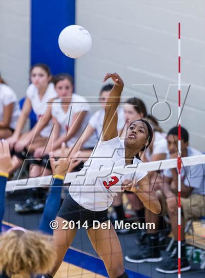 Thumbnail 1 in St. Thomas Aquinas vs. Tampa Prep (Berkeley Premier) photogallery.
