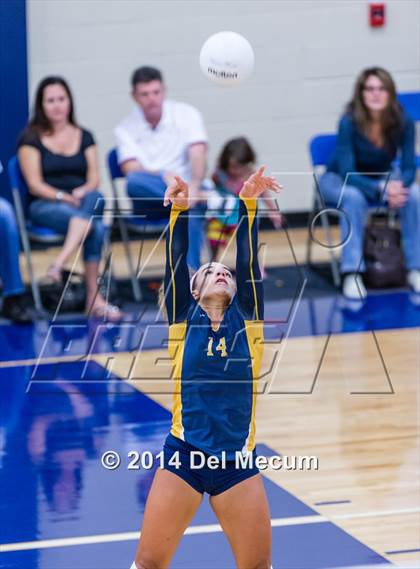 Thumbnail 3 in St. Thomas Aquinas vs. Tampa Prep (Berkeley Premier) photogallery.