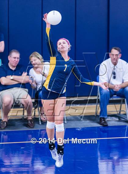 Thumbnail 1 in St. Thomas Aquinas vs. Tampa Prep (Berkeley Premier) photogallery.
