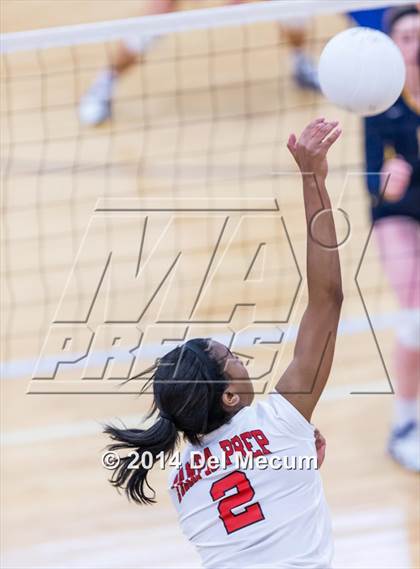 Thumbnail 2 in St. Thomas Aquinas vs. Tampa Prep (Berkeley Premier) photogallery.