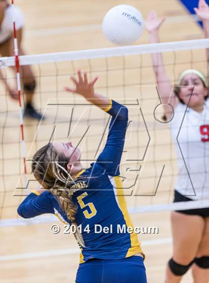 Thumbnail 2 in St. Thomas Aquinas vs. Tampa Prep (Berkeley Premier) photogallery.