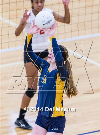 Thumbnail 3 in St. Thomas Aquinas vs. Tampa Prep (Berkeley Premier) photogallery.
