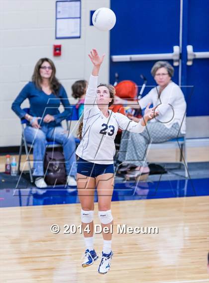 Thumbnail 2 in St. Thomas Aquinas vs. Tampa Prep (Berkeley Premier) photogallery.