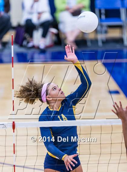 Thumbnail 2 in St. Thomas Aquinas vs. Tampa Prep (Berkeley Premier) photogallery.