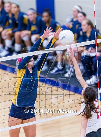 Thumbnail 1 in St. Thomas Aquinas vs. Tampa Prep (Berkeley Premier) photogallery.
