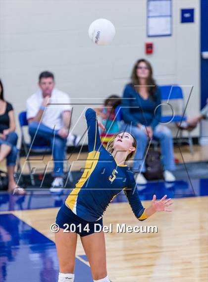 Thumbnail 2 in St. Thomas Aquinas vs. Tampa Prep (Berkeley Premier) photogallery.