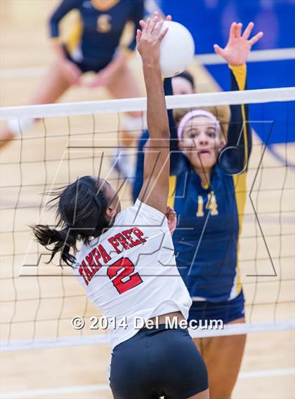 Thumbnail 3 in St. Thomas Aquinas vs. Tampa Prep (Berkeley Premier) photogallery.