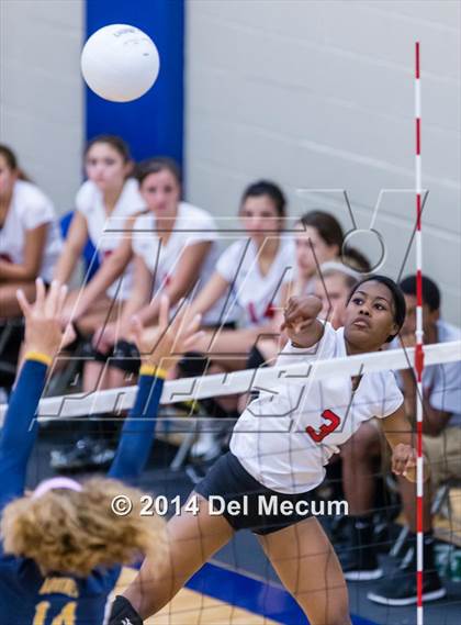 Thumbnail 2 in St. Thomas Aquinas vs. Tampa Prep (Berkeley Premier) photogallery.