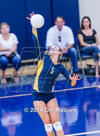Thumbnail 2 in St. Thomas Aquinas vs. Tampa Prep (Berkeley Premier) photogallery.