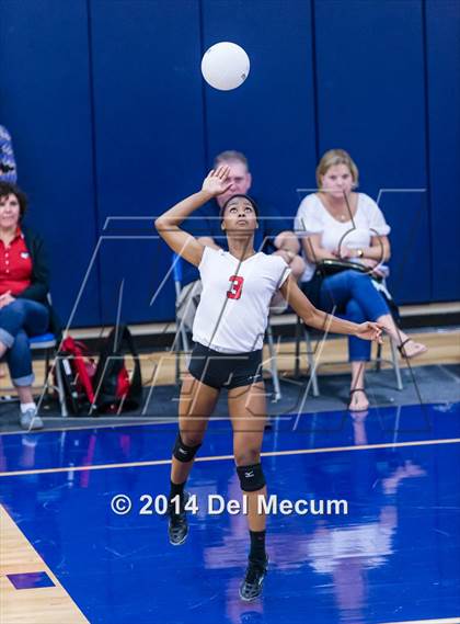 Thumbnail 1 in St. Thomas Aquinas vs. Tampa Prep (Berkeley Premier) photogallery.