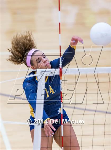 Thumbnail 2 in St. Thomas Aquinas vs. Tampa Prep (Berkeley Premier) photogallery.